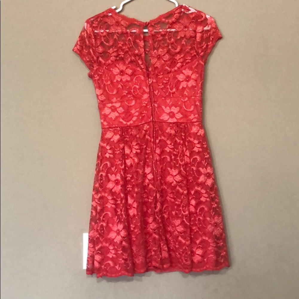 Dress. - Picture 2 of 4